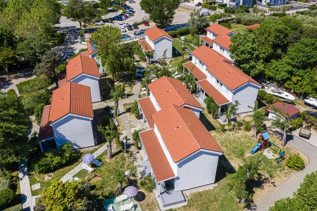 Villas Corinthia Baška Buitenkant foto