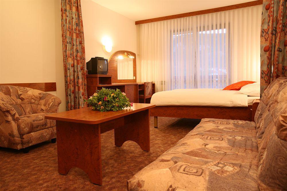 Villas Corinthia Baška Buitenkant foto