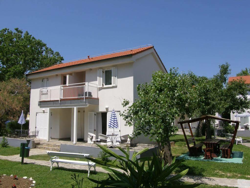 Villas Corinthia Baška Buitenkant foto