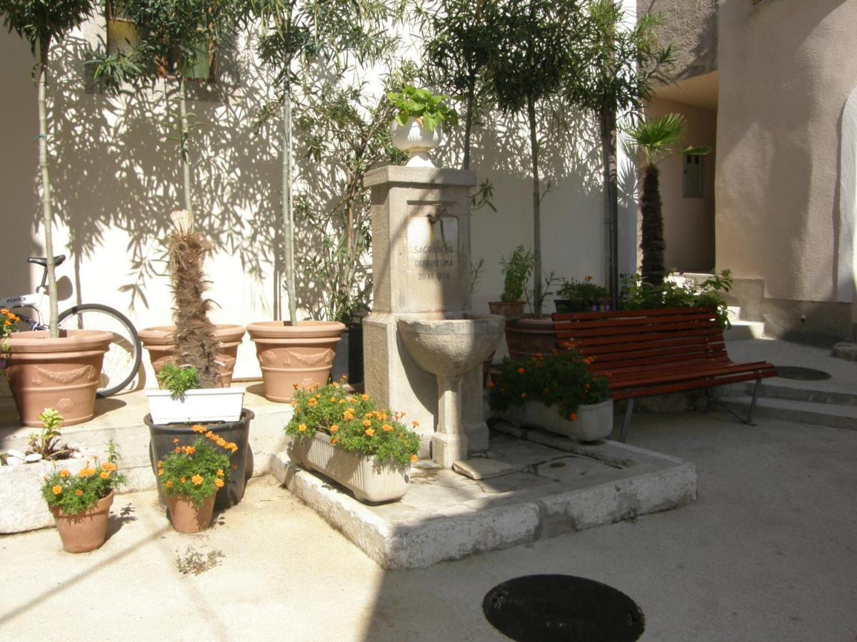 Villas Corinthia Baška Buitenkant foto
